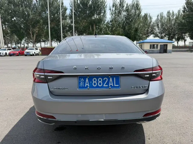 Skoda Superb — Фото автомобиля 3