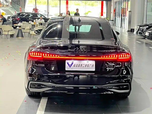 Audi A7L — Фото автомобиля 7
