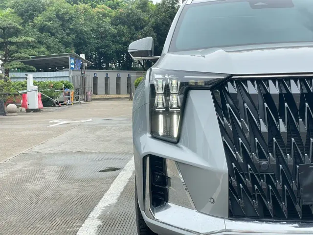 GAC Trumpchi GS8 — Фото автомобиля 5