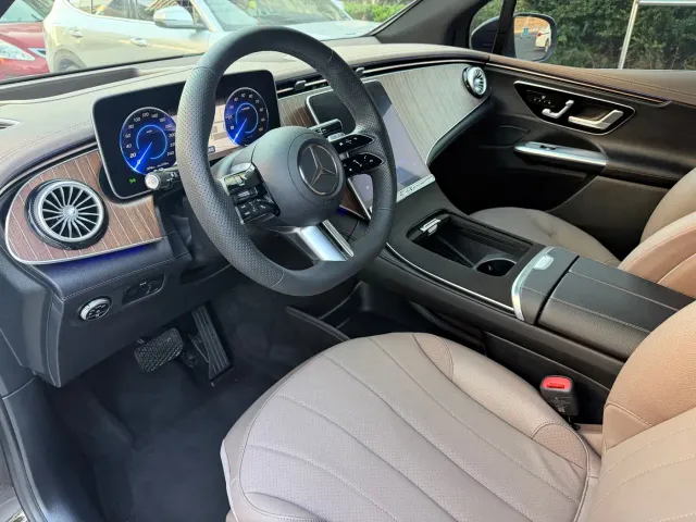 Mercedes-Benz EQE SUV — Фото автомобиля 9