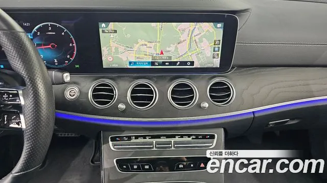 Mercedes-Benz E-Class — Фото автомобиля 15
