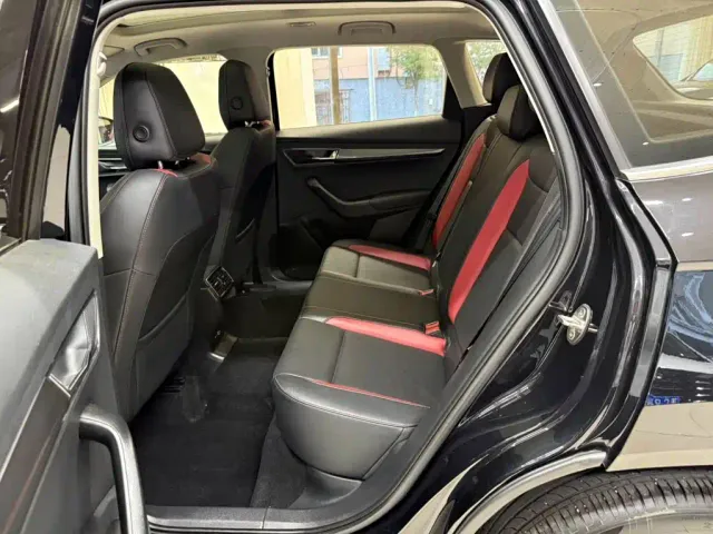 Skoda Karoq — Фото автомобиля 18
