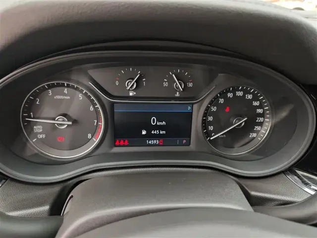 Buick Regal — Фото автомобиля 11