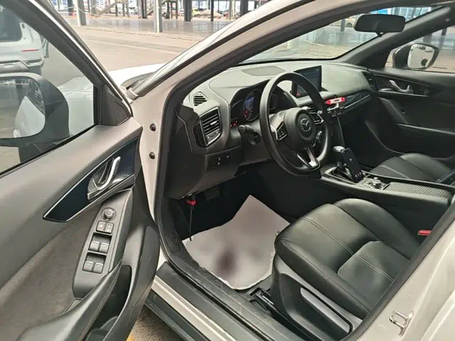 Mazda CX-4 — Фото автомобиля 15
