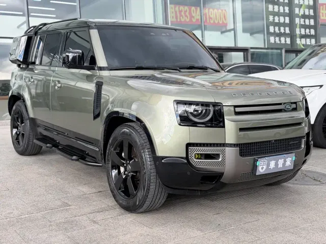 Land Rover Defender — Фото автомобиля 3