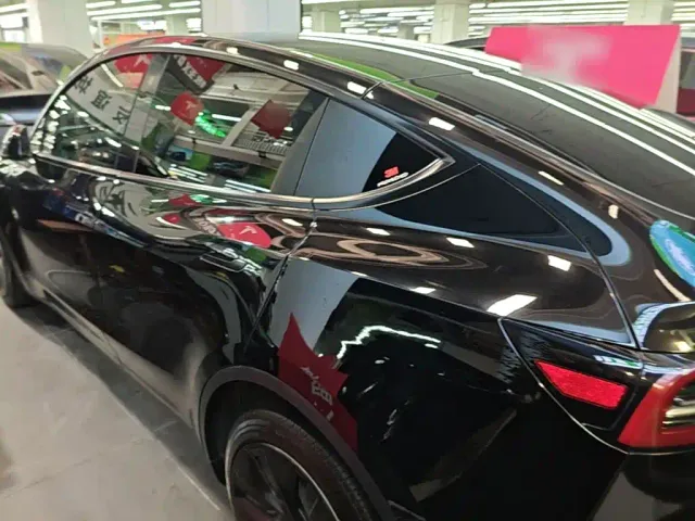 Tesla Model Y — Фото автомобиля 4