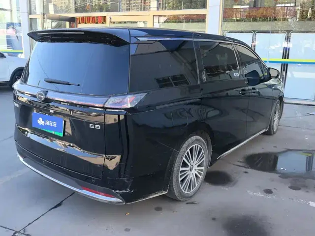 GAC Trumpchi E8 — Фото автомобиля 3