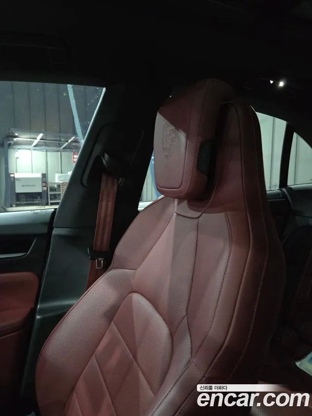 Porsche Macan — Фото автомобиля 5