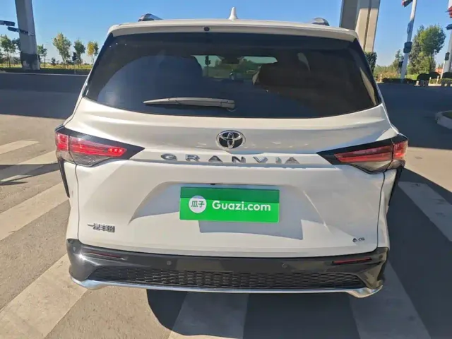 Toyota Granvia — Фото автомобиля 5