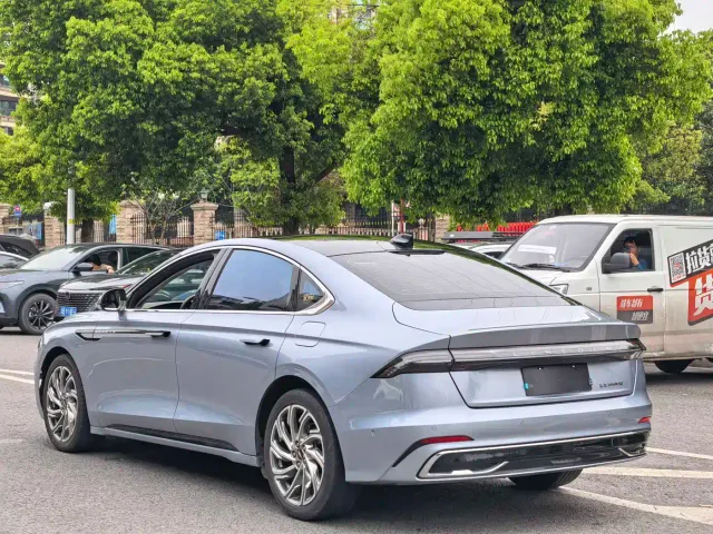 Lincoln Z — Фото автомобиля 19