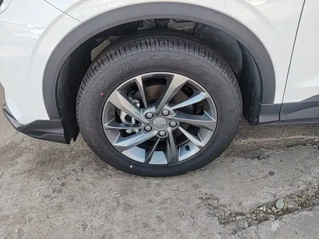 Geely Binyue — Фото автомобиля 22
