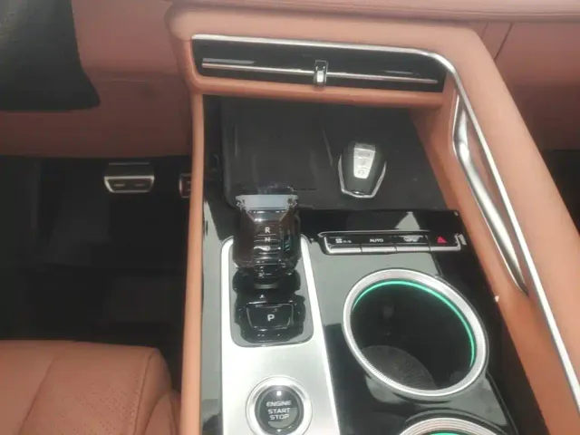 Geely Boyue — Фото автомобиля 13