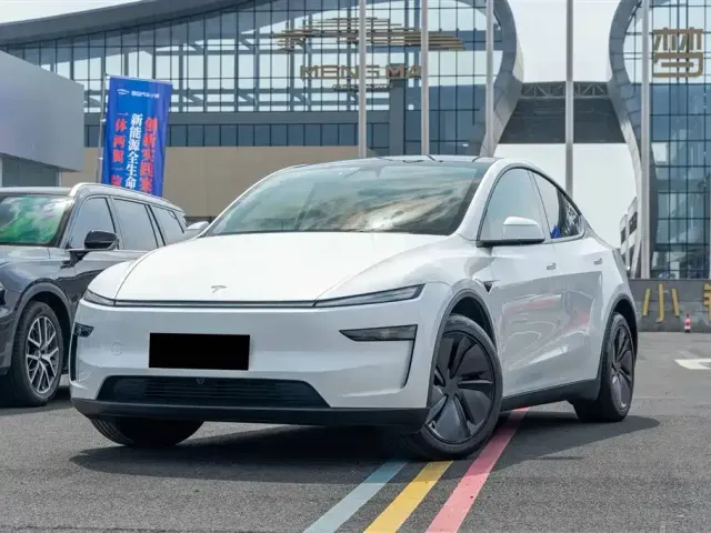 Фотография автомобиля — Tesla Model Y