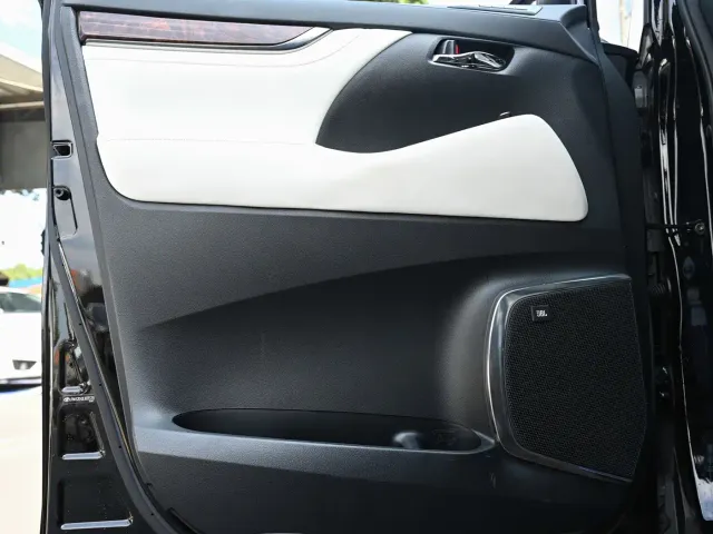 Toyota Alphard — Фото автомобиля 11