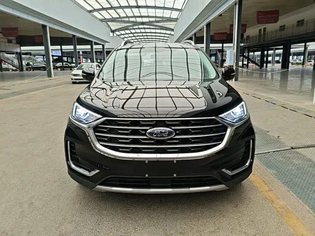 Ford Edge — Фото автомобиля 2
