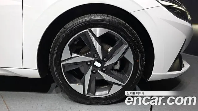 Hyundai AVANTE Avante (CN7) — Фото автомобиля 20