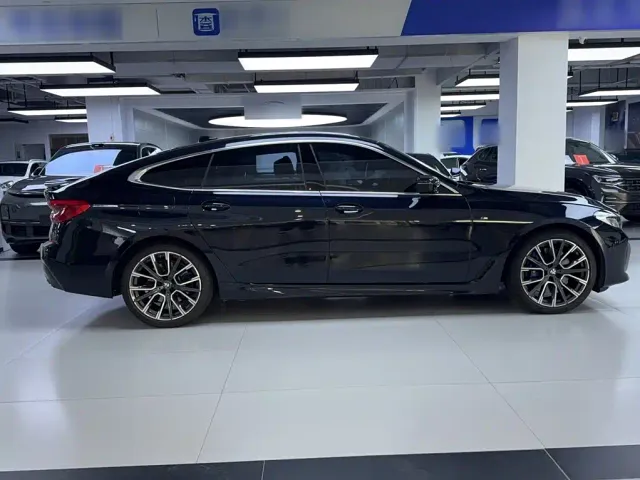 BMW 6 Series Gran Turismo — Фото автомобиля 11