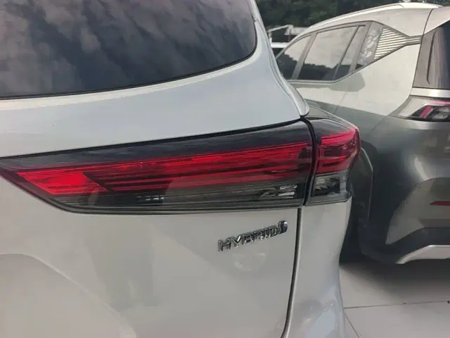 Toyota Highlander — Фото автомобиля 7