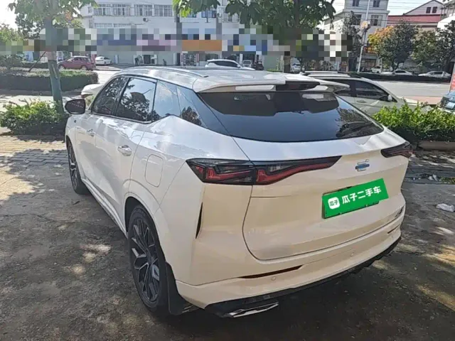 Changan Oshan Z6 EV — Фото автомобиля 4