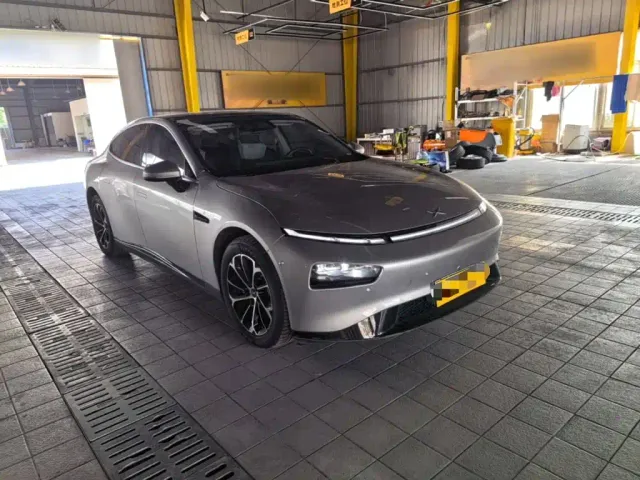Xpeng P7 — Фото автомобиля 3