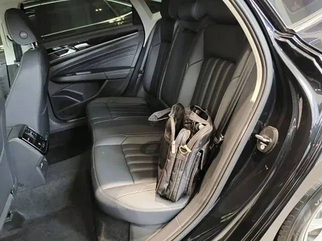 Volkswagen Passat — Фото автомобиля 16