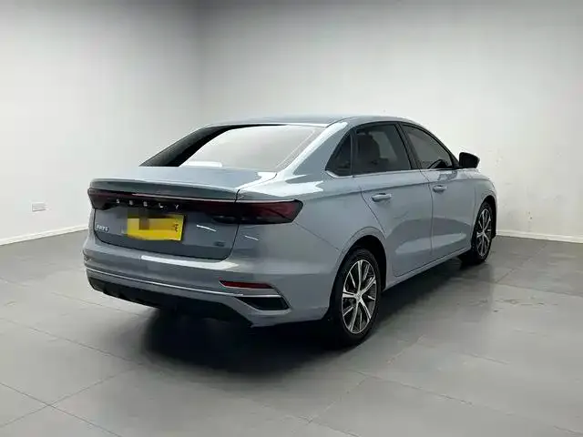 Geely Emgrand — Фото автомобиля 6