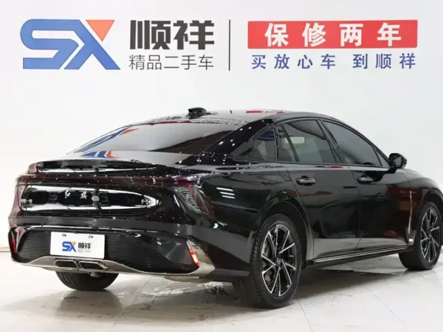 Hongqi H6 — Фото автомобиля 4
