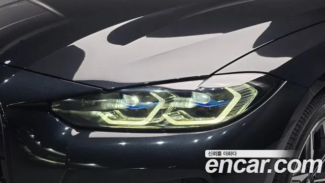 BMW i4 — Фото автомобиля 7