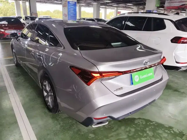 Toyota Avalon — Фото автомобиля 4