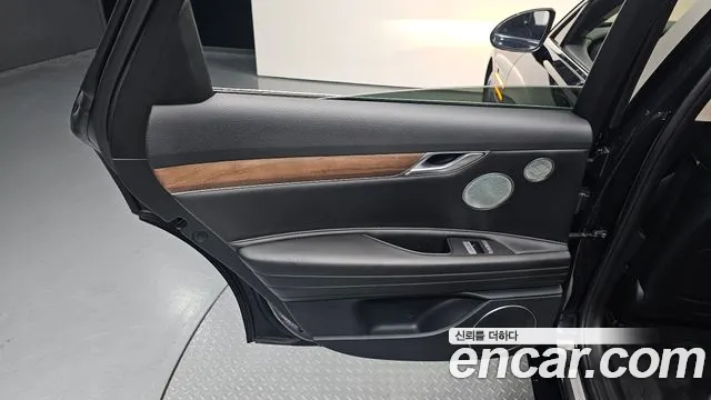 Genesis G80 Electrified G80 (RG3) — Фото автомобиля 20