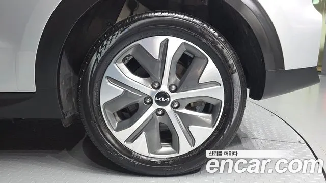 Kia Niro — Фото автомобиля 5