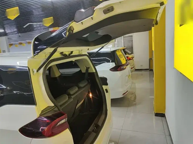 GAC Trumpchi M6 — Фото автомобиля 18