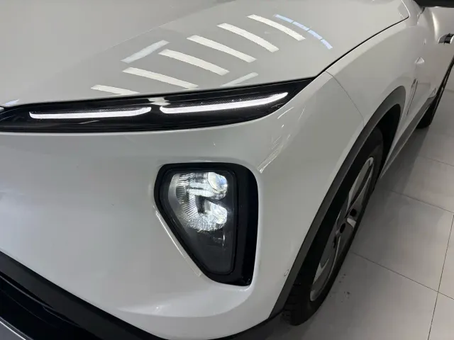 Nio ES6 — Фото автомобиля 16