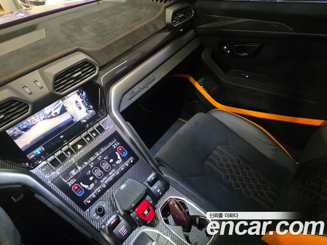 Lamborghini Urus — Фото автомобиля 10