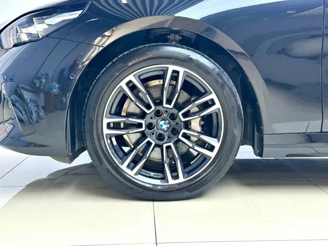 BMW 5 Series — Фото автомобиля 21