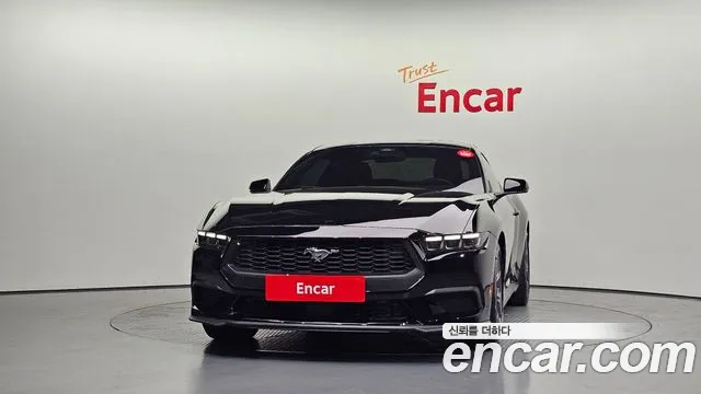 Ford Mustang — Фото автомобиля 3