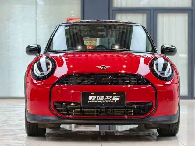 MINI Hatch — Фото автомобиля 2