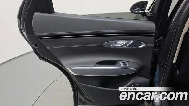 Genesis GV70 2.5T Бензин AWD — Фото автомобиля 6