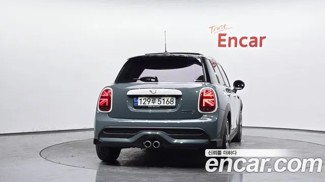 Mini Cooper — Фото автомобиля 4