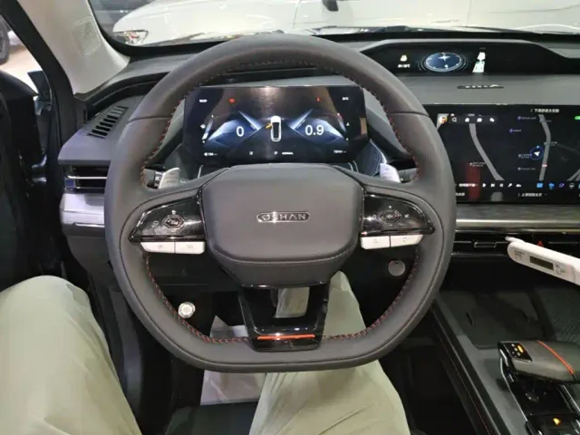Changan Z6 — Фото автомобиля 10