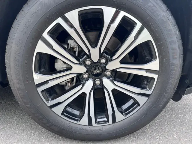 Ford Explorer — Фото автомобиля 14