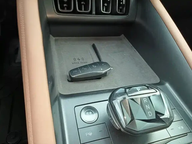 BYD Song L EV — Фото автомобиля 9