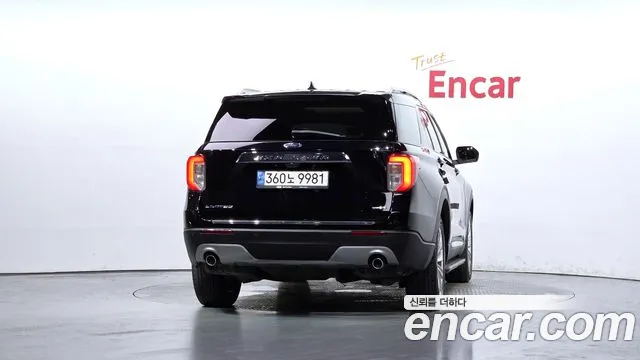 Ford Explorer — Фото автомобиля 4