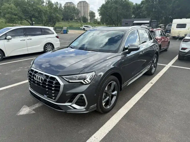 Фотография автомобиля — Audi Q3