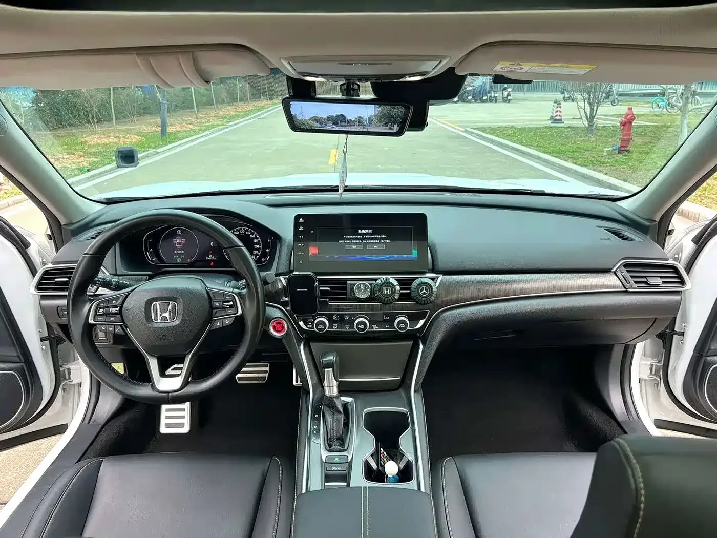 Honda Accord 2022 260TURBO Phantom Night Premium — Фото автомобиля 6