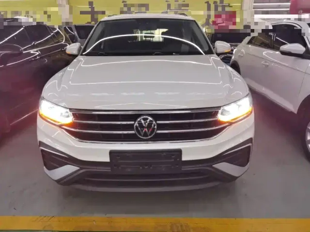 Volkswagen Tiguan L — Фото автомобиля 2