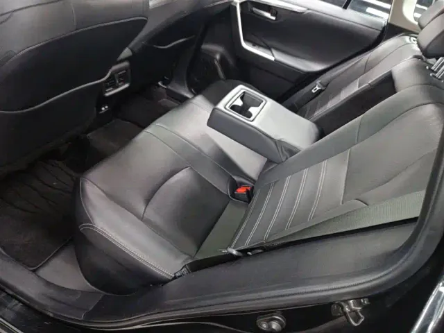Toyota Wildlander — Фото автомобиля 12