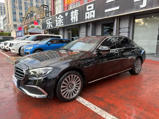 Mercedes-Benz E-Class — Фото автомобиля 2