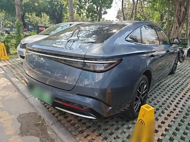 BYD Seal 07 DM-i — Фото автомобиля 6