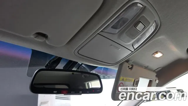 Kia Niro — Фото автомобиля 25